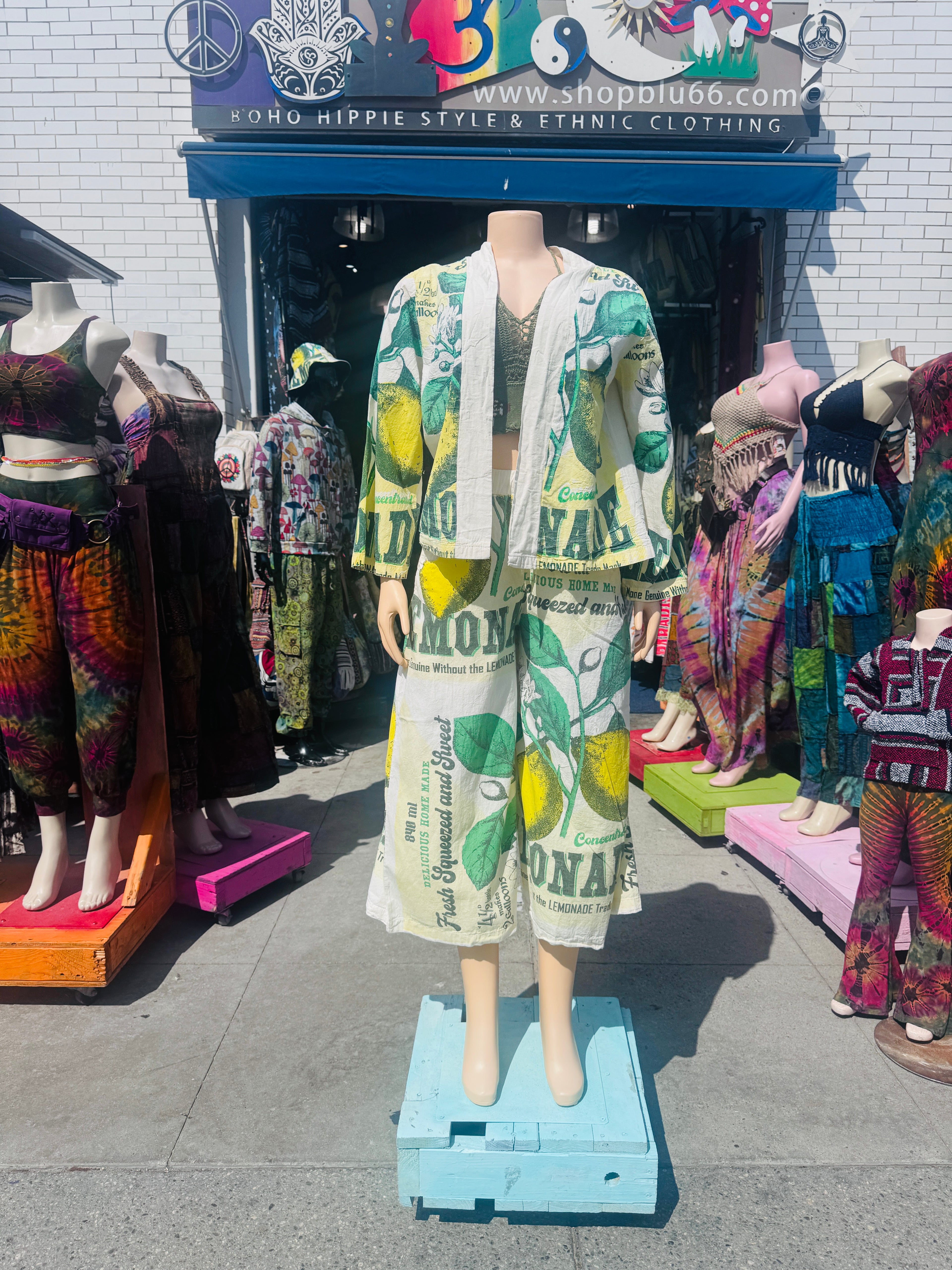 Vintage Lemon capri pants