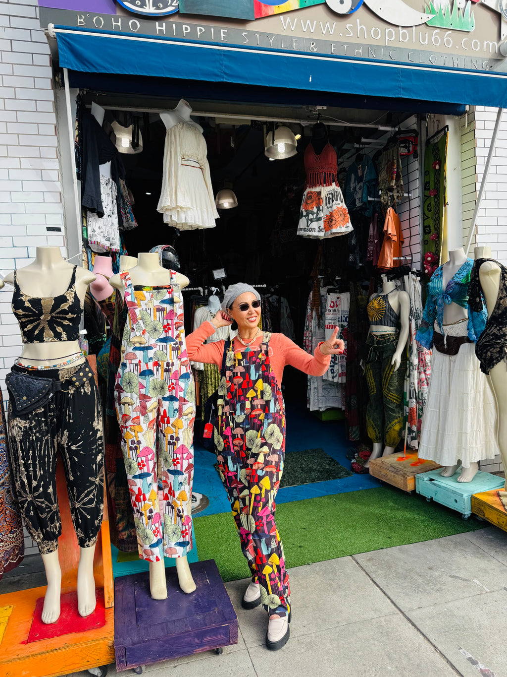 Mushroom overall (black)