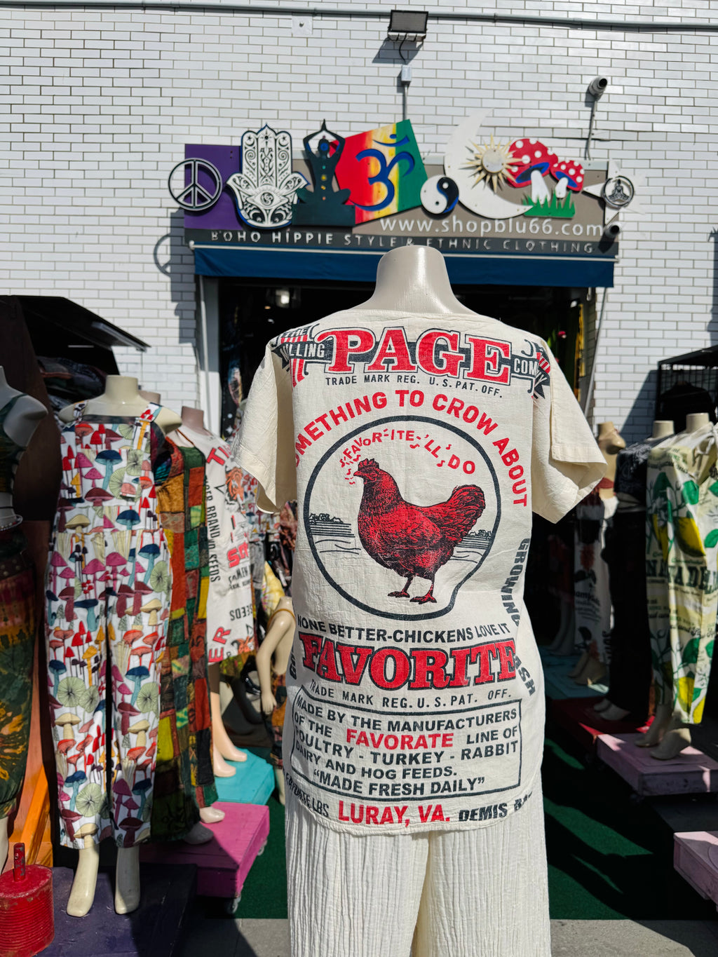 Vintage chicken tail-shirt