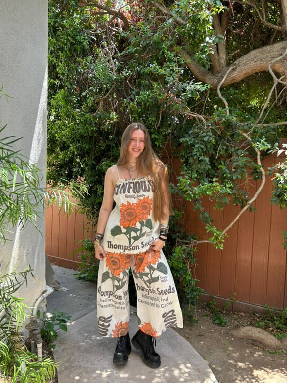 Vintage sunflower capri pants