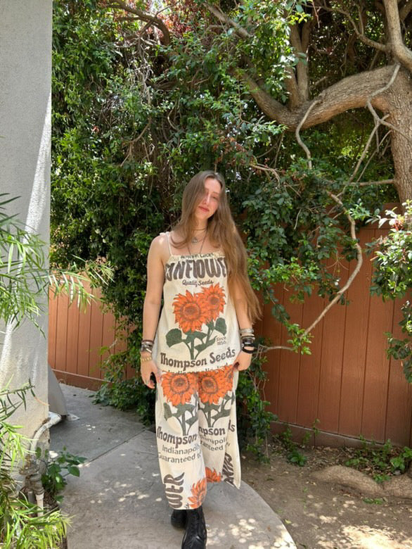 Vintage sunflower capri pants