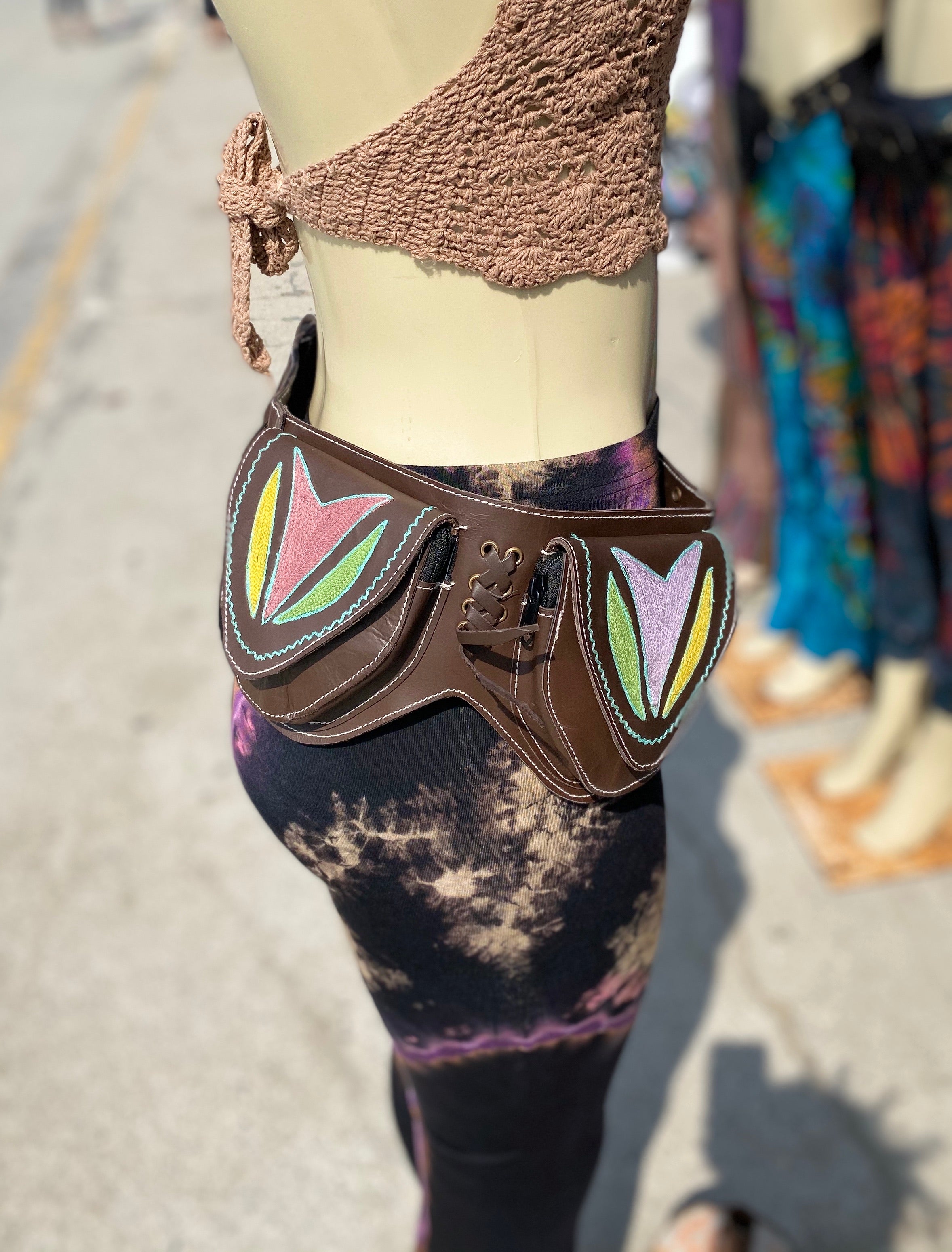 Florals leather belt  ( brown )