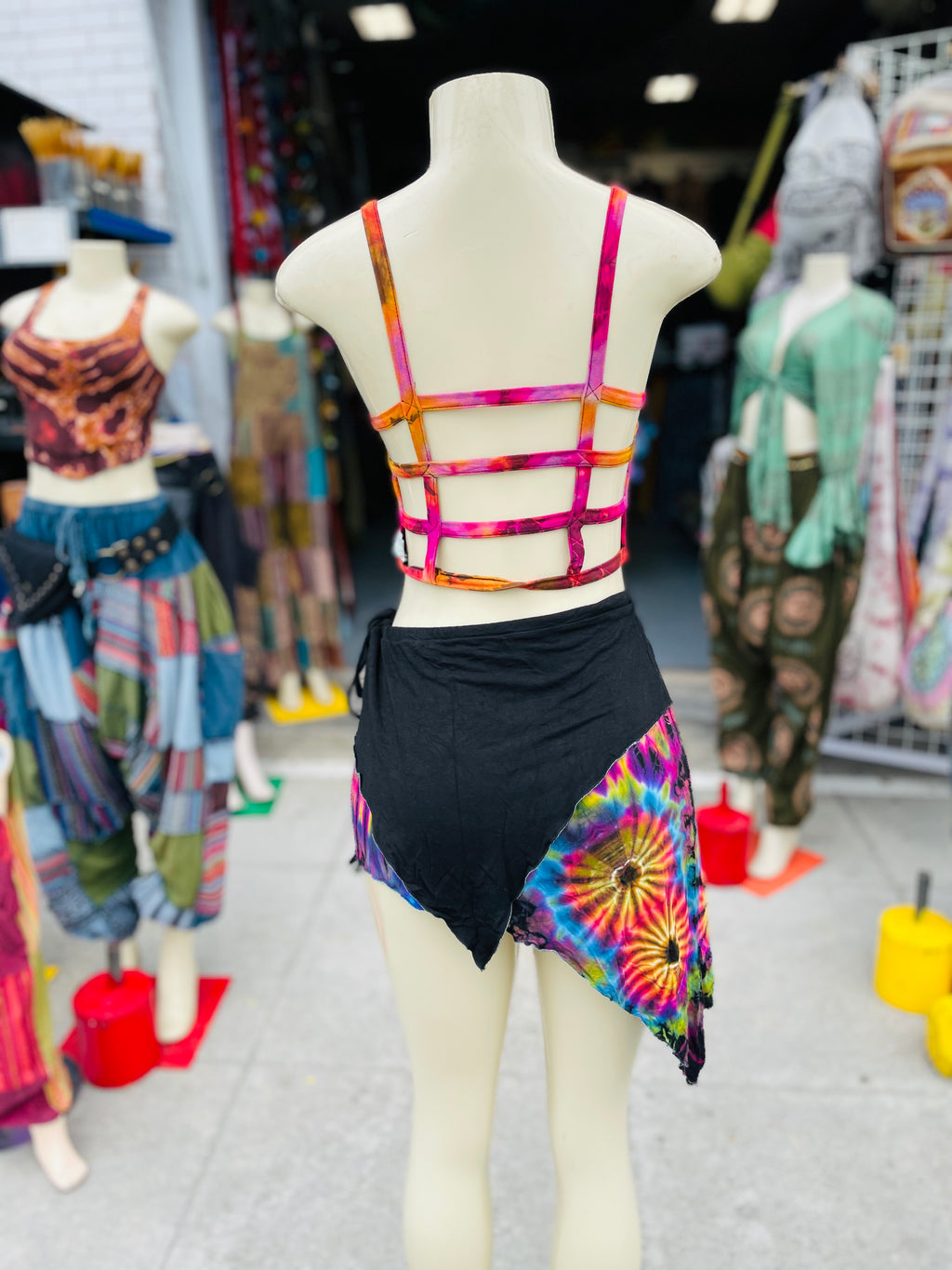 Wild short skirt