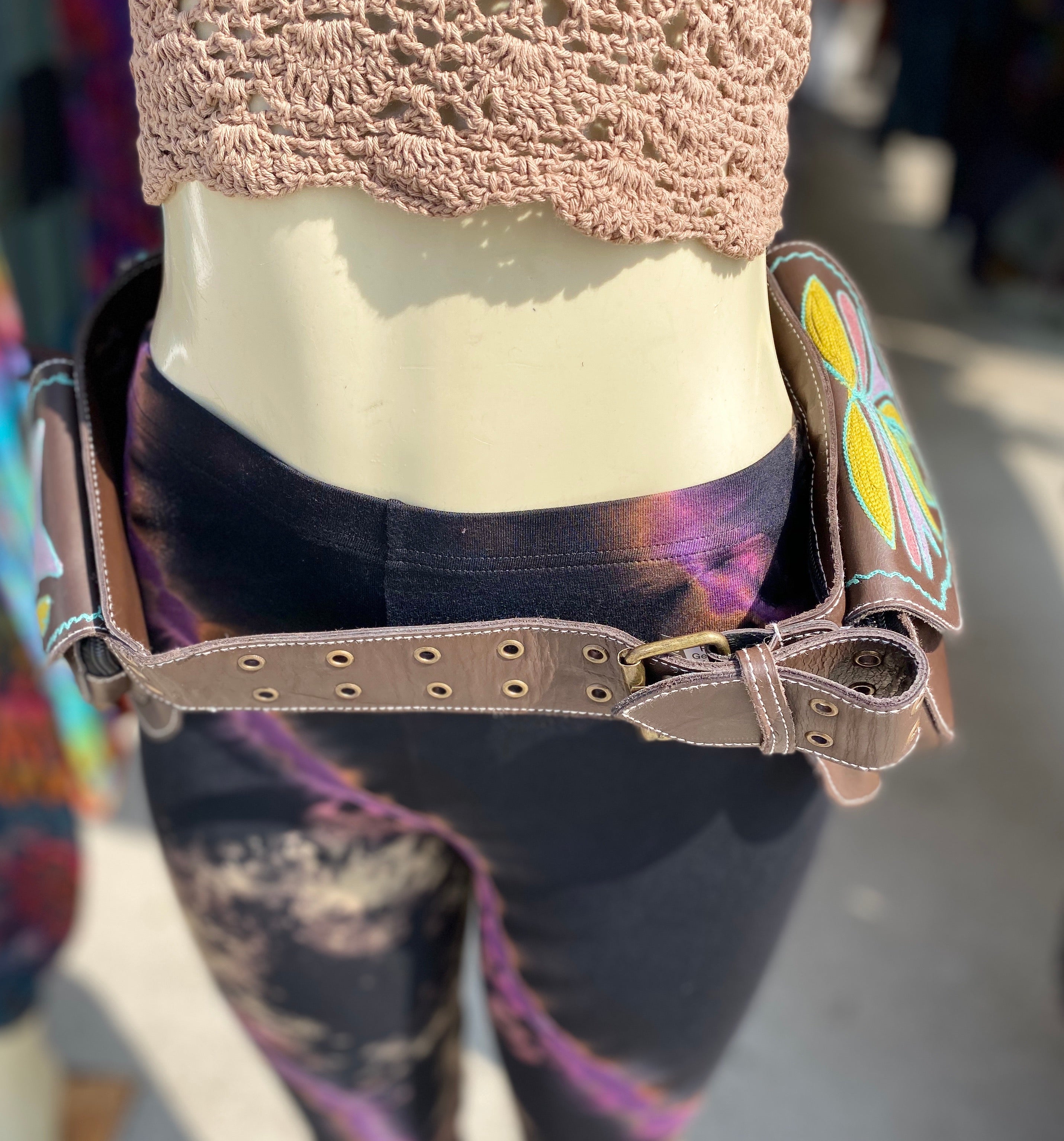 Florals leather belt  ( brown )