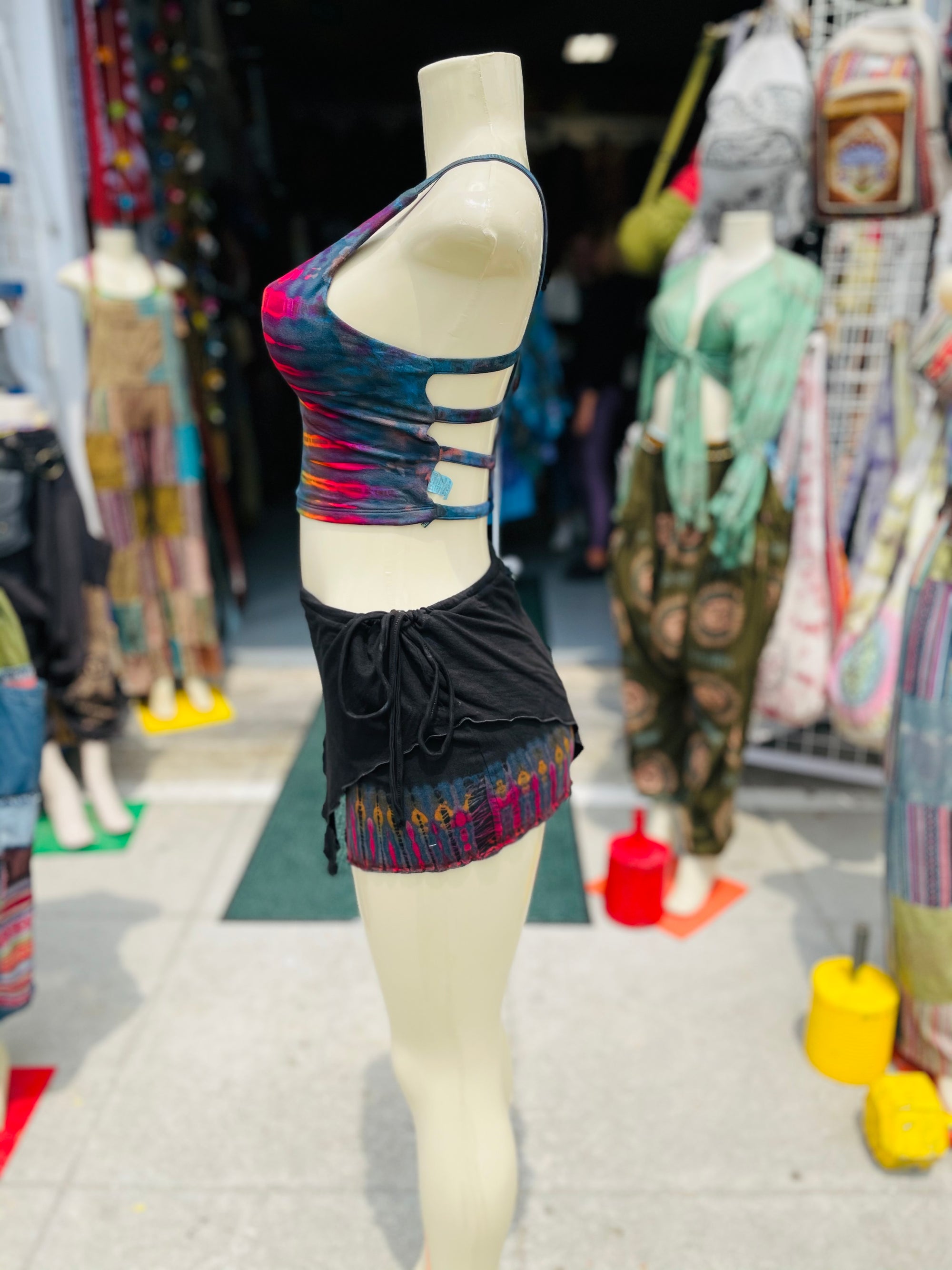 Wild short skirt