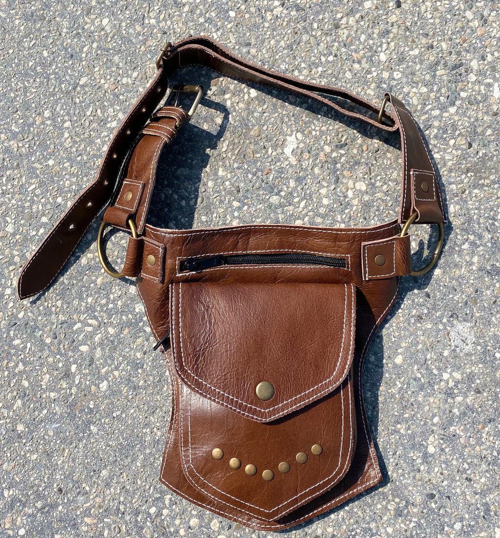 Single pouch leather belt (brown )