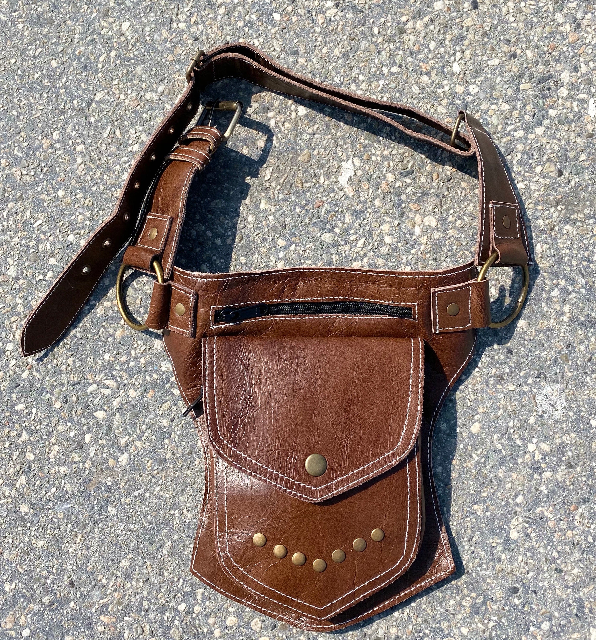 Single pouch leather belt (brown )
