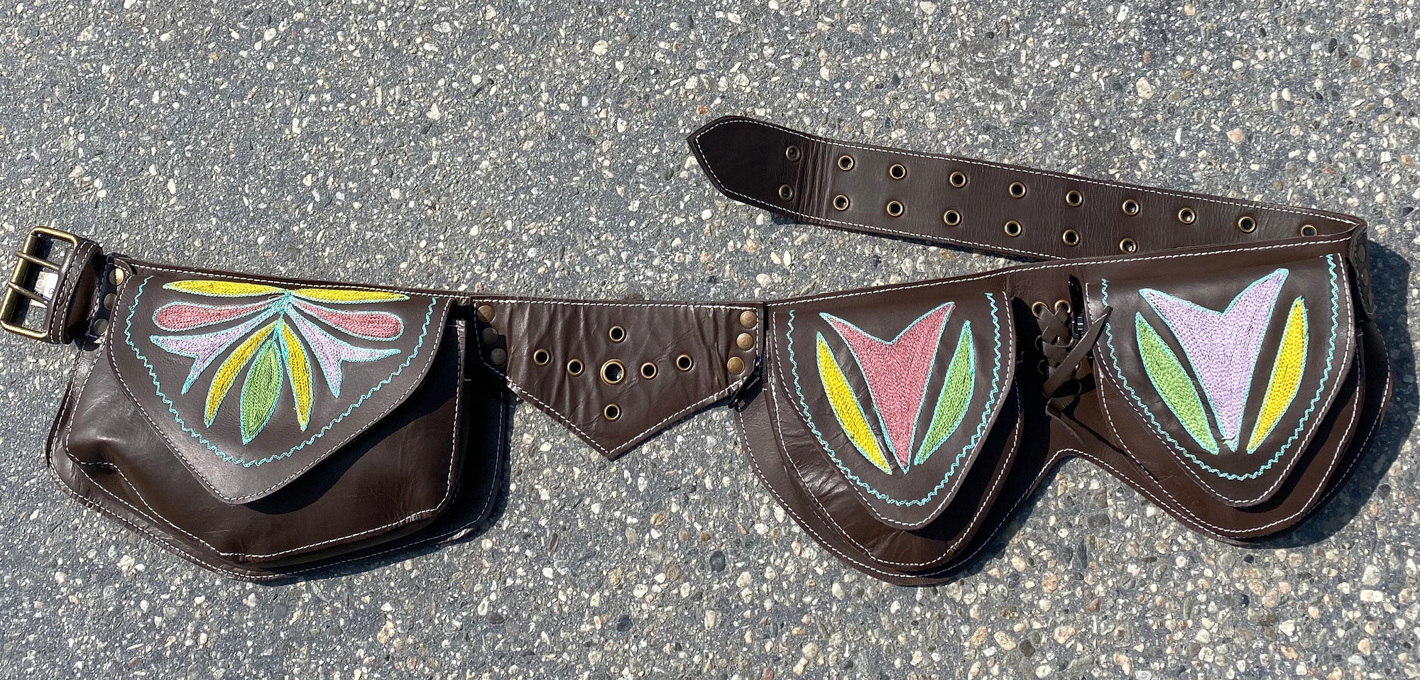 Florals leather belt  ( brown )