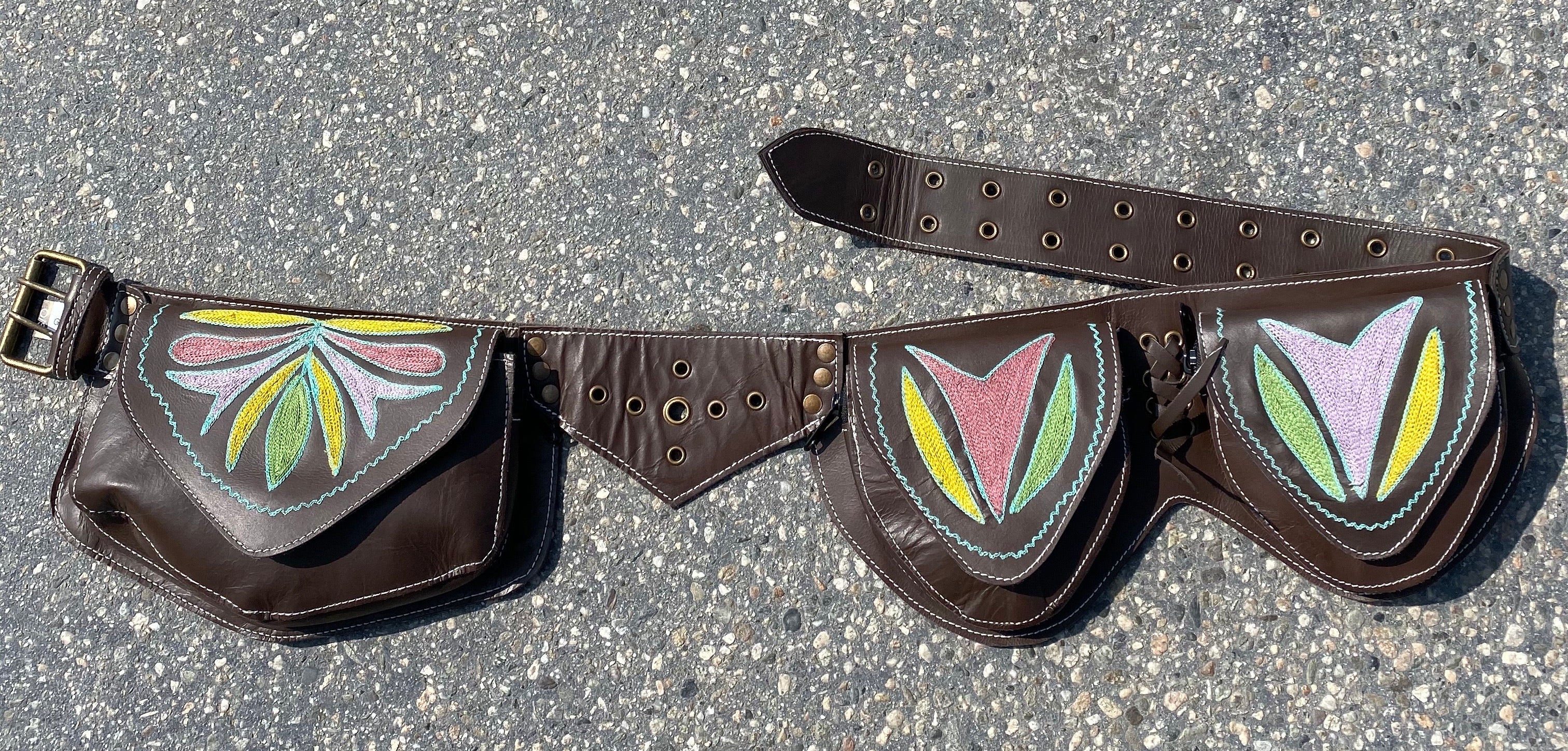 Florals leather belt  ( brown )