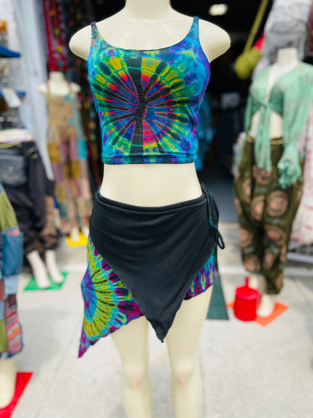 Wild short skirt (various colors)
