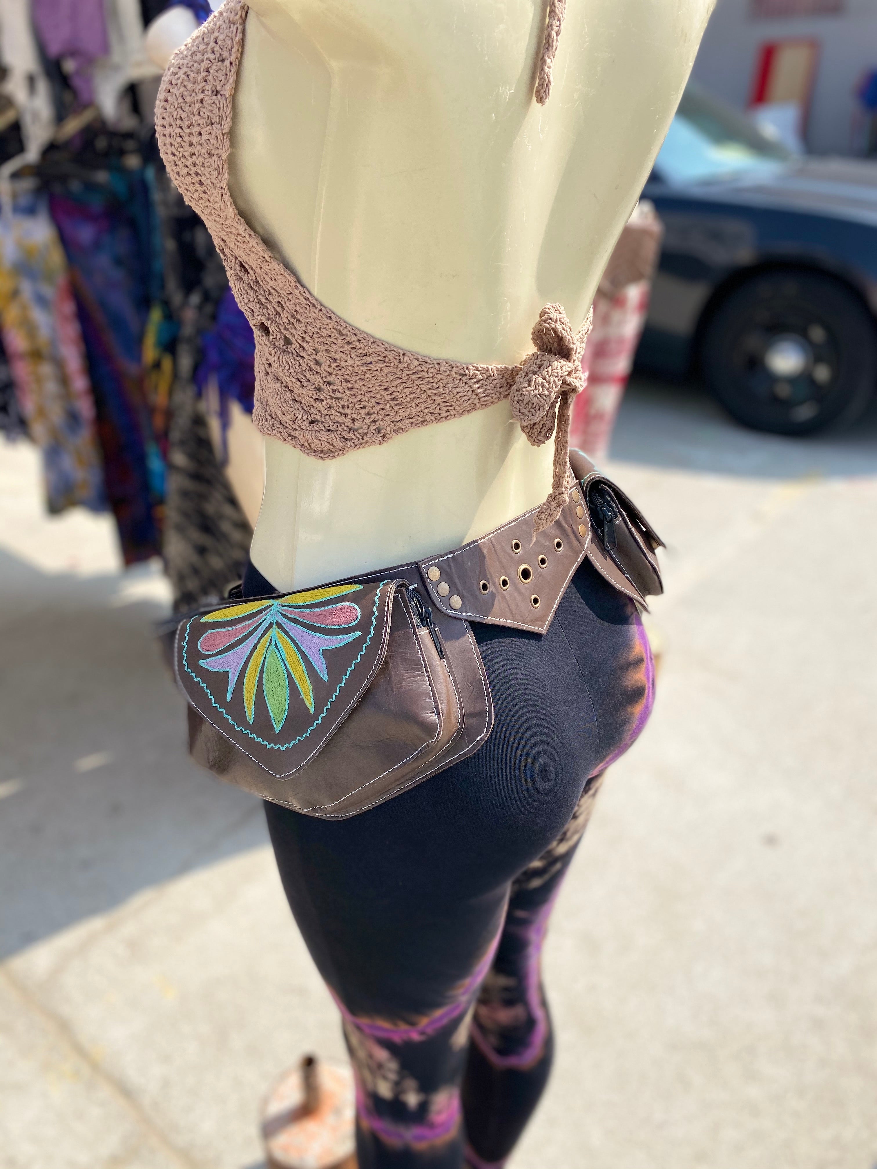 Florals leather belt  ( brown )