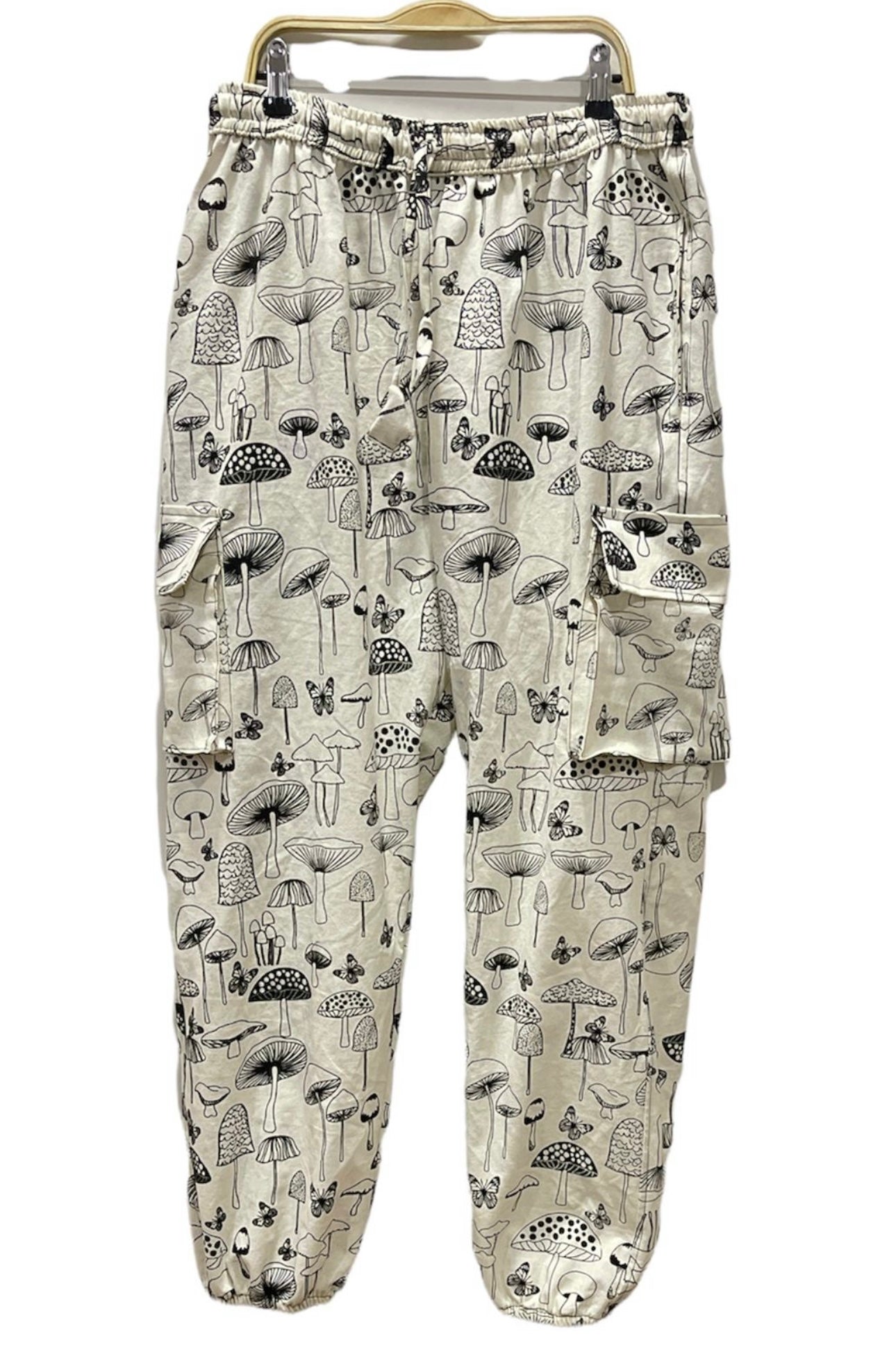 Mushroom city pants ( blk/white )